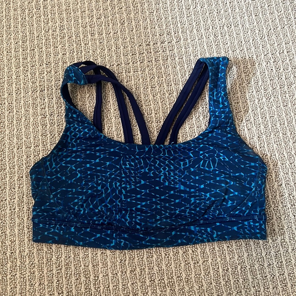 Lululemon sports bra